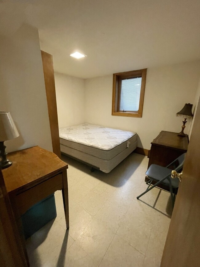 Photo - 203 E Davis Ave