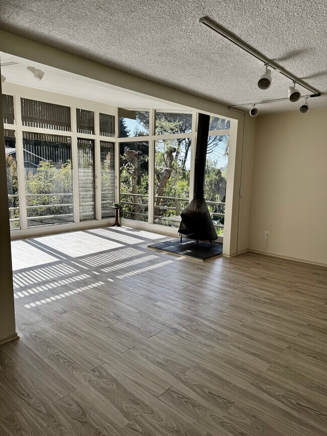 Photo - 2605 Laurel Canyon Blvd