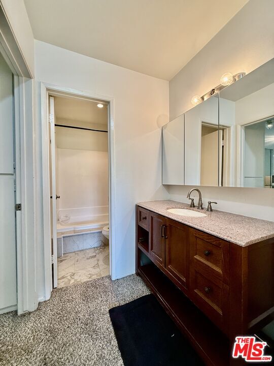 Photo - 5460 White Oak Ave Unidad D302 Rental