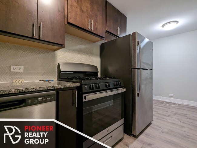 Photo - 530 W Surf St Unit S530-219