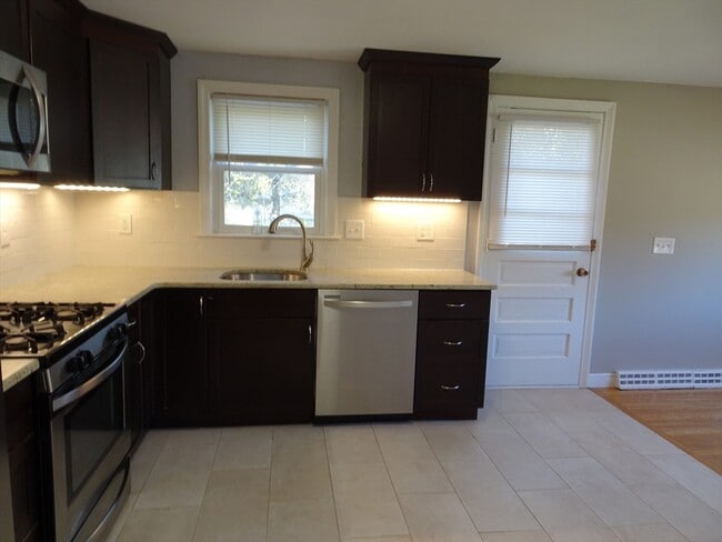 Photo - 2 Lantern Ln
