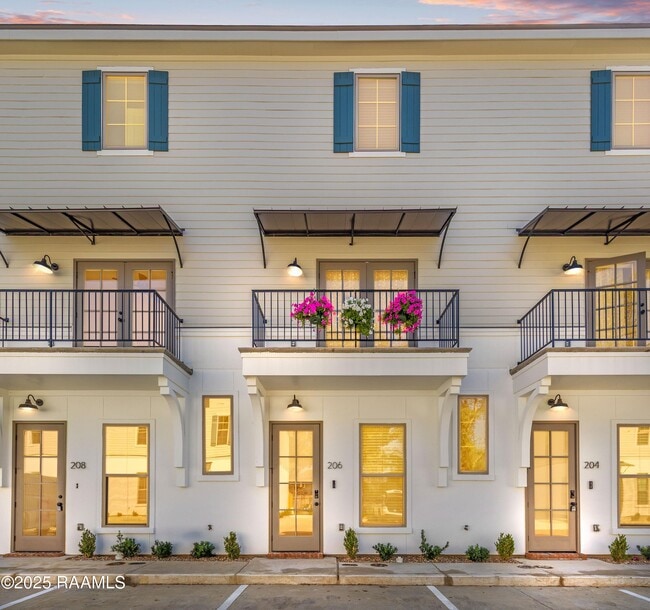 Building Photo - 206 Steiner Oaks