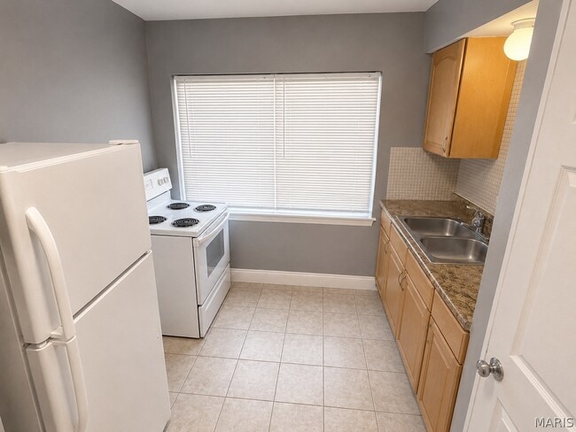 5536 Chippewa St Unit 1E