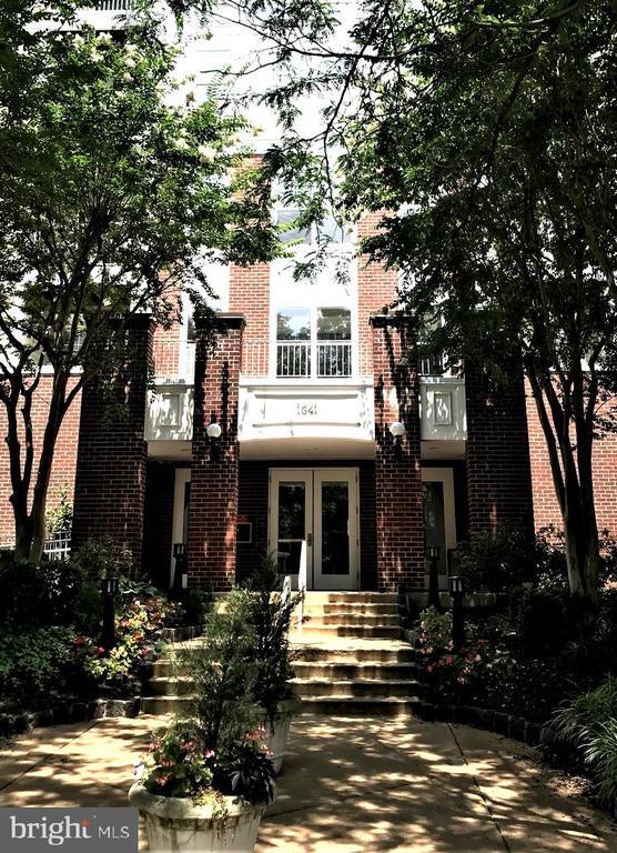 Photo - 1641 International Dr Unit 418