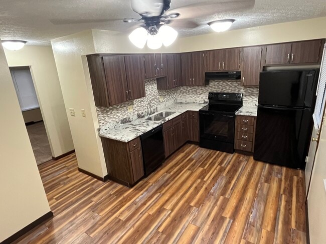 Building Photo - 3197 Cedar Grove Pl S