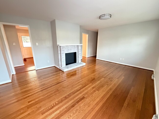 Photo - 1929 Alexandria Dr