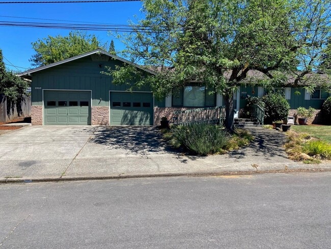 Building Photo - ross01 Unit 1652