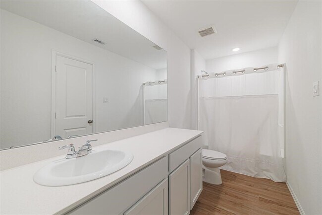 Photo - 3110 Spanish Oak Ln