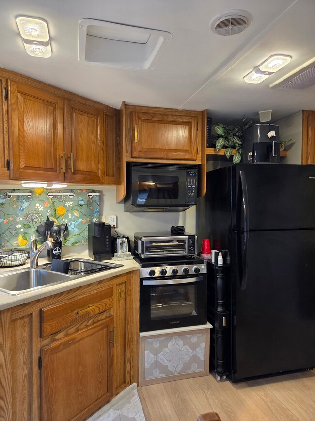 Photo - 6400 Taylor Rd