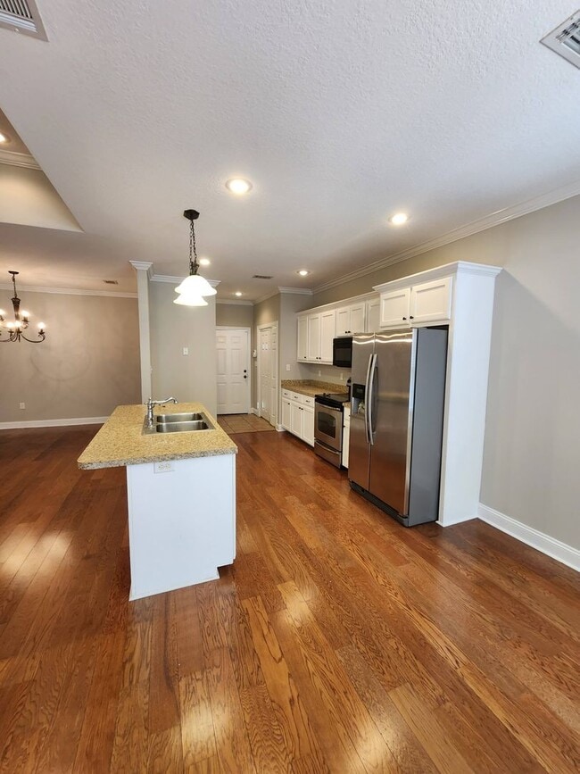 3835 Napa Dr