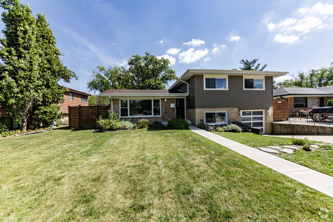 Building Photo - 738 Lavergne Ave Unit H Rental