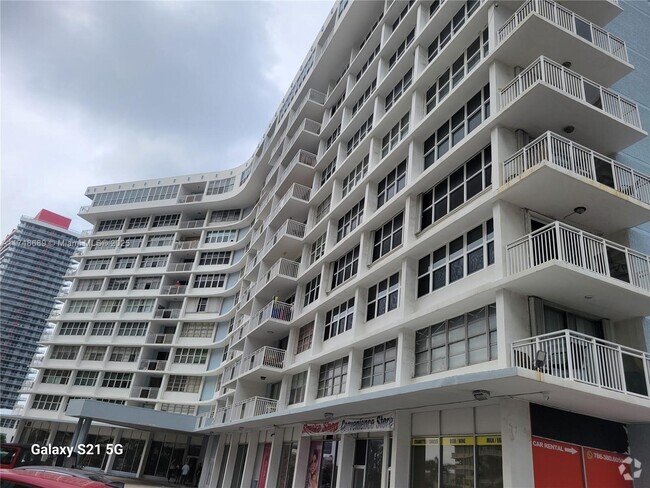 Building Photo - 1801 S Ocean Dr Unit 243 Rental