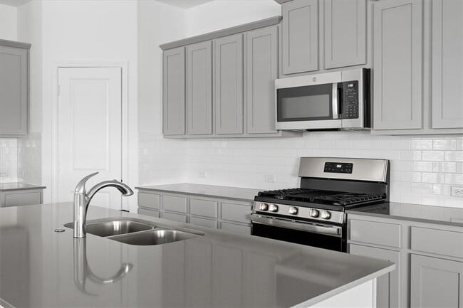 Photo - 325 Escondido Cir