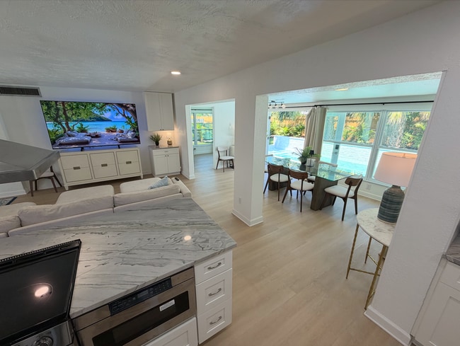 Photo - 5813 26th Ave N