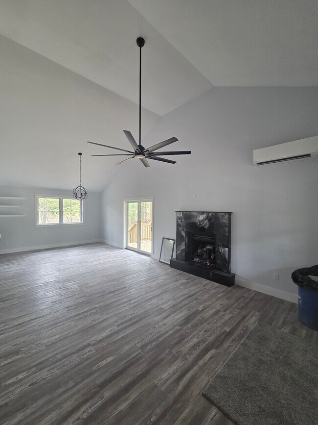 Photo - 399 Stony Mountain Rd