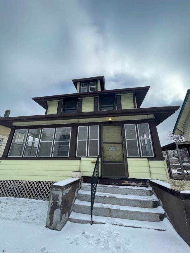 Spacious 4 bedroom house coming soon!! - Spacious 4 bedroom house coming soon!!