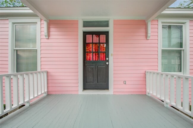 Photo - 2119 Kane St