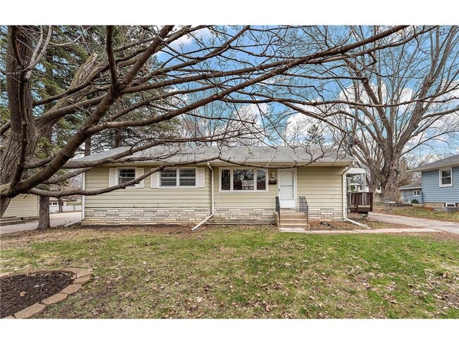 Building Photo - 8327 13th Ave S