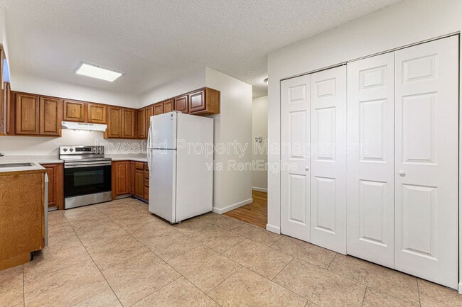 Photo - 588 S Eaton St