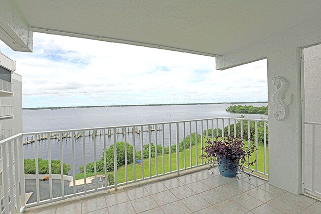 Building Photo - Palm Beach Landings  2885-502A Unit Palm Beach Landings 2885-502A Rental
