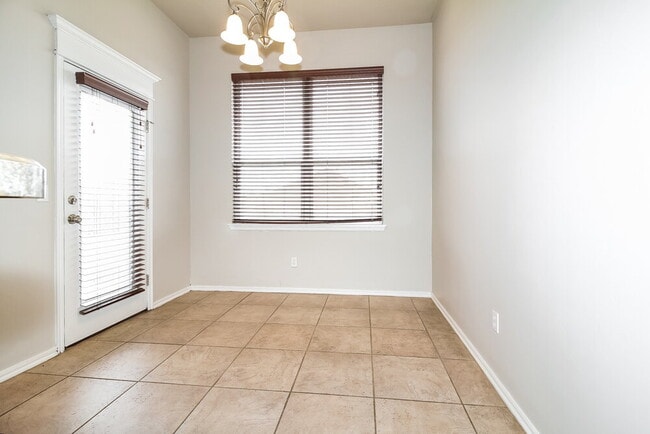 Photo - 2004 NE 32nd St