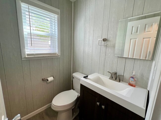 Photo - 2838 Continental Dr