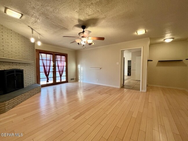 Photo - 3807 Okeefe Dr