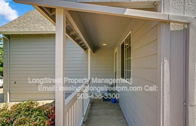 Photo - 332 NE Carmen Pl