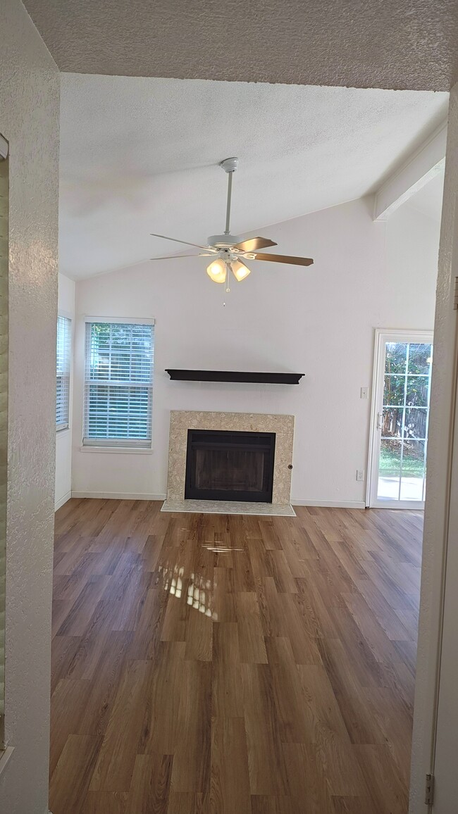 Photo - 1222 Royal Crest Dr