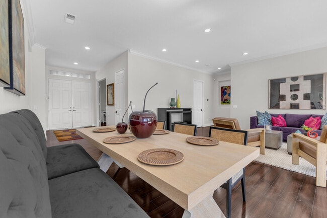 Photo - 35 Calle La Reina