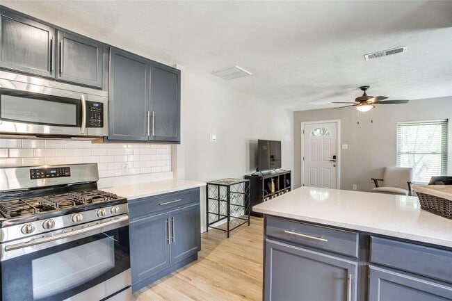 Photo - 408 N Oak Cliff Blvd