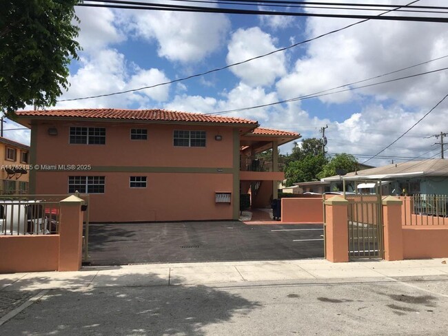 Photo - 2600 NW 14th St Apartamento Unidad 4