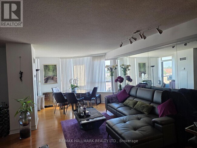 Photo - 9017 Leslie St Unit 611