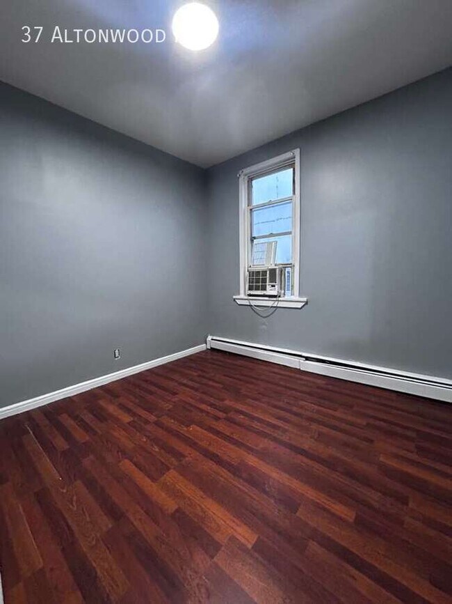 Photo - 37 Altonwood Pl