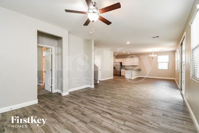 Photo - 303 N Sunrise