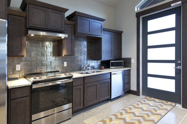 Cocina comunitaria completa - Riverside at Coyote Rock