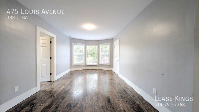 Photo - 475 Louis Ave