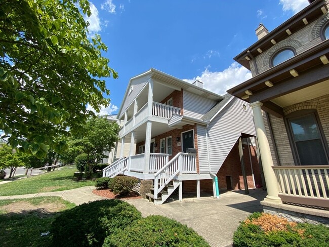 Photo - 1726 Summit St Unit 1732