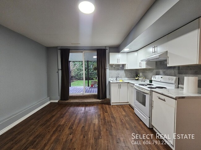 Photo - 46084 Clare Ave