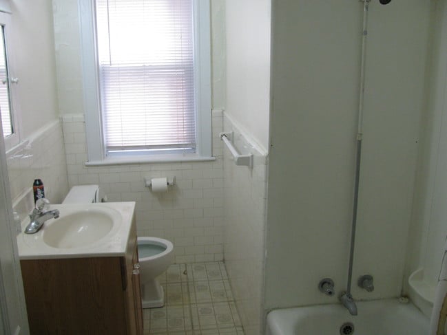 Photo - 749 Heman Ave