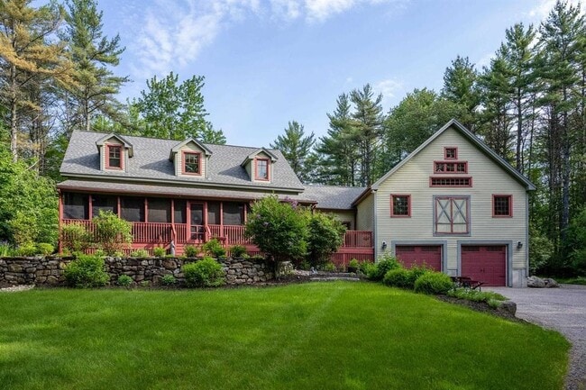 Building Photo - 34 Mirror Lake Dr