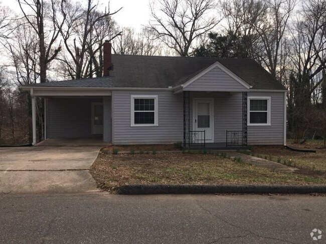 Building Photo - 3 Bedroom Single Family Home