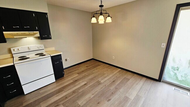Sunset Blvd Apartments