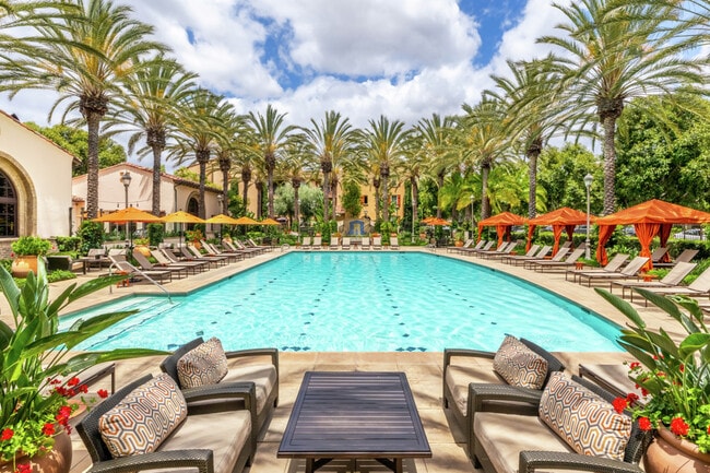 Esperanza Apartment Homes
