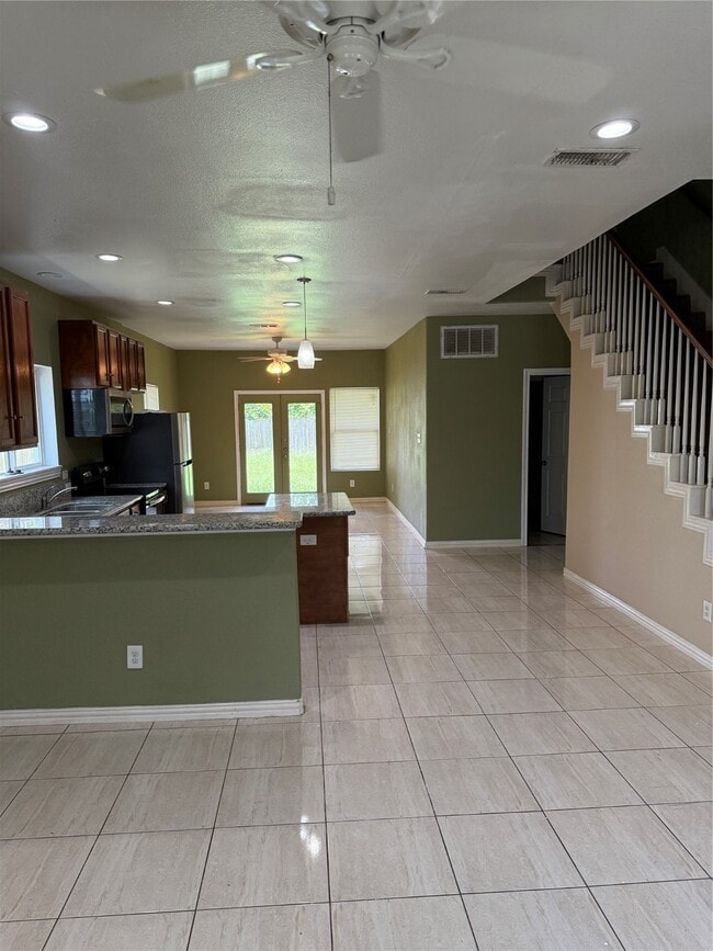 Building Photo - 5810 Stuebner Airline Rd Rental