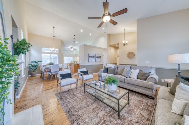Photo - Gorgeous 3/2 Home in well established Clov...