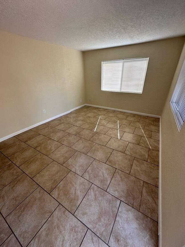 Photo - 2518 Alvarado Dr NE