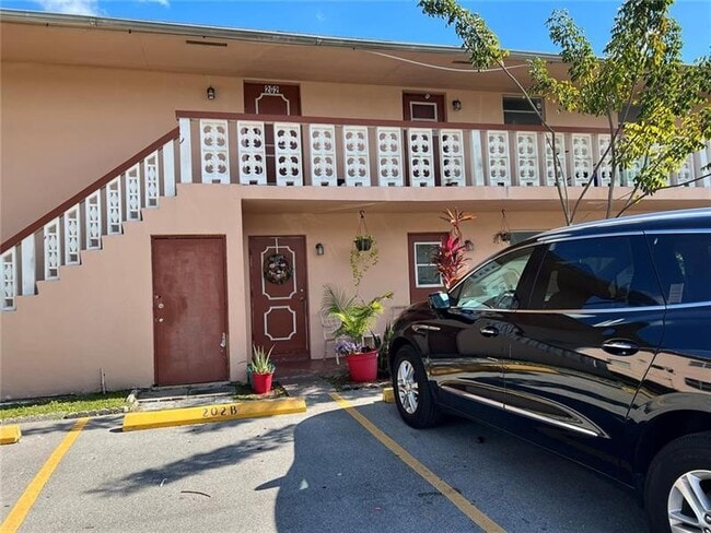 Building Photo - 7491 SW 10th Ct Unit 102B Rental
