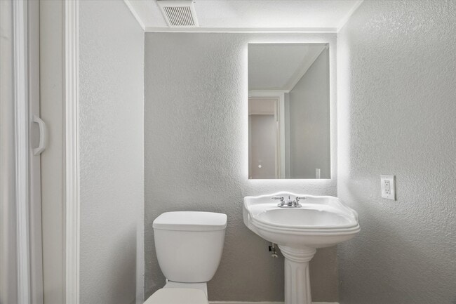 Photo - 11811 Algonquin Dr