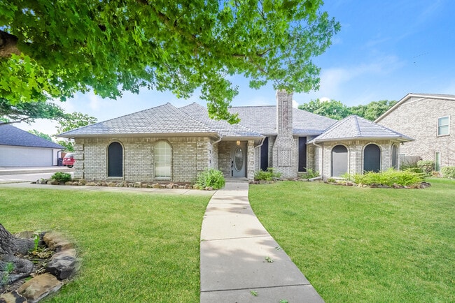 Building Photo - 9125 Timber Oaks Dr Rental